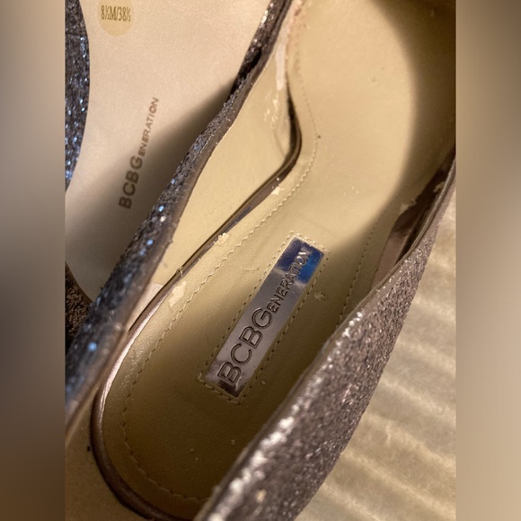 BCBGeneration Treasure High Heels Pointed Toe Shiny Taupe Pump Sz 8.5M (EU 38.5) - Picture 3 of 13